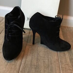YVES SAINT LAURENT FATALE BLACK SUEDE ANKLEBOOT 7.5 38